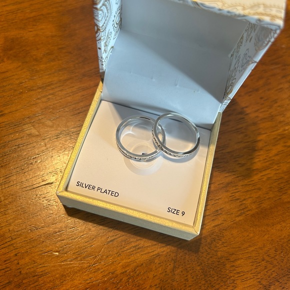 NWT Charter Club Set of 2 Silver Plated Ring Bands Size 9 Engagement Wedding - Picture 2 of 4